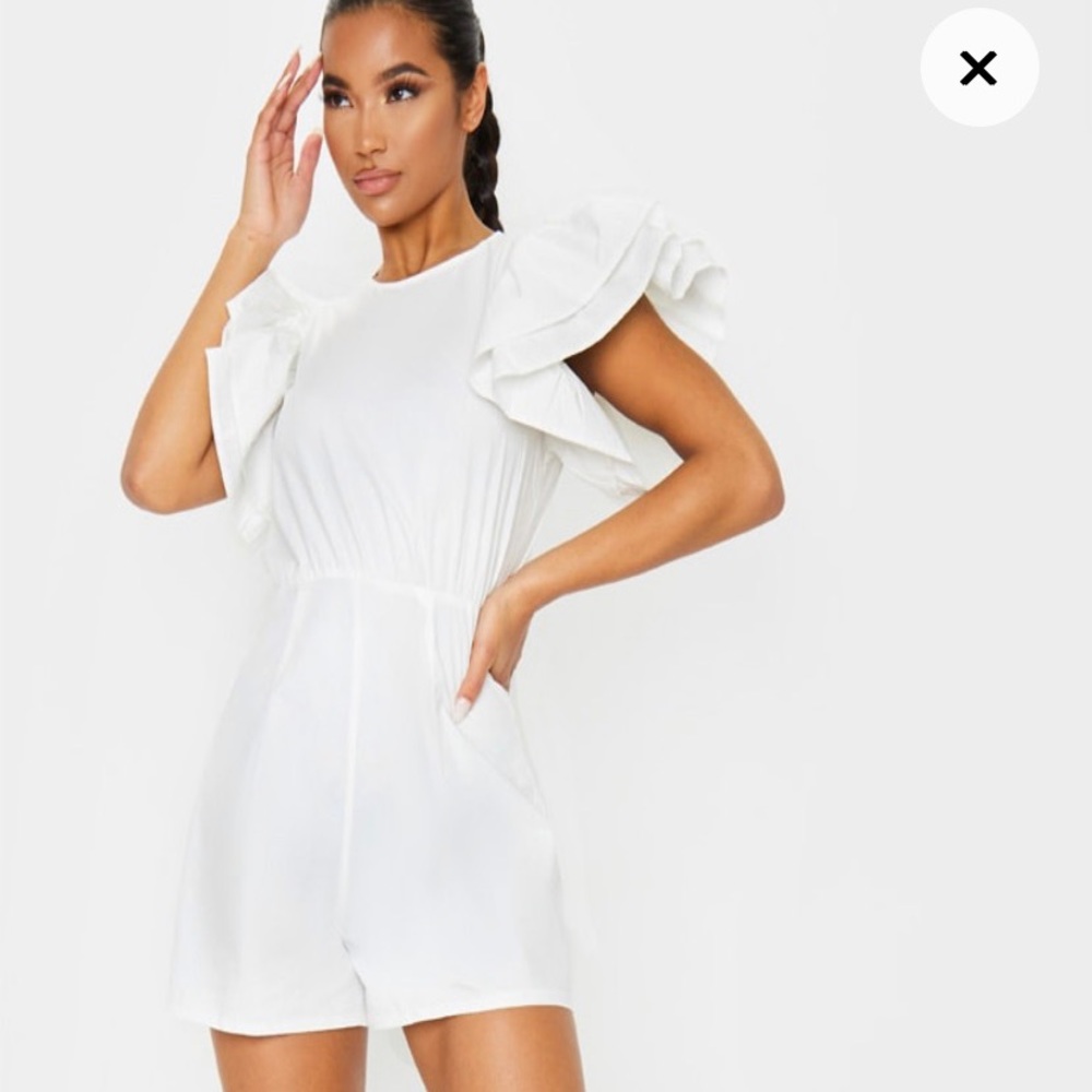 (NWT) White Frill Sleeve Romper